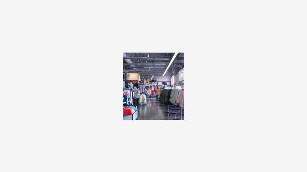 Vente magasin de vêtements et de lingerie à Cholet