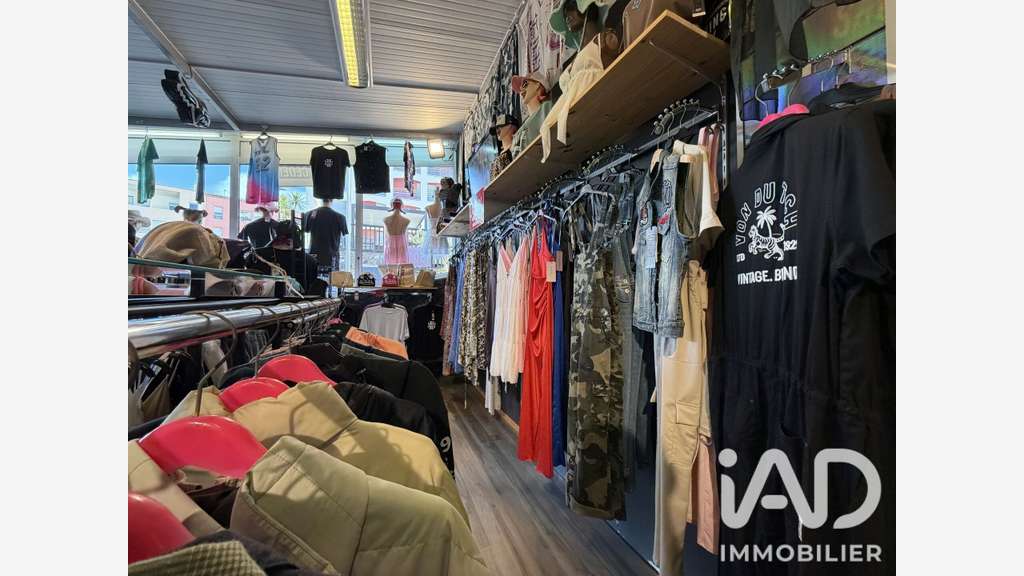 Vente FDC Habillement-textile au Cap d'Agde port