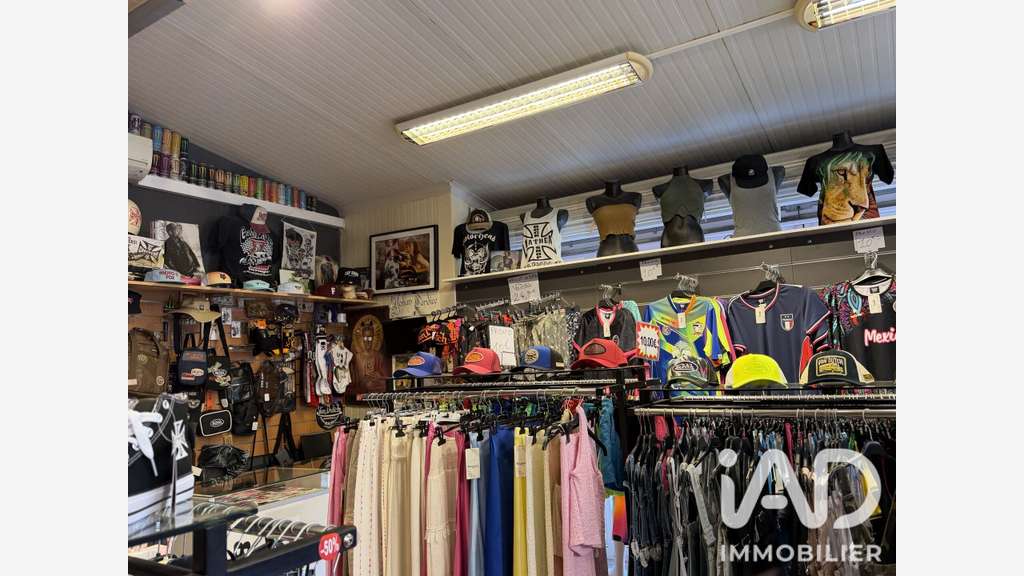 Vente FDC Habillement-textile au Cap d'Agde port