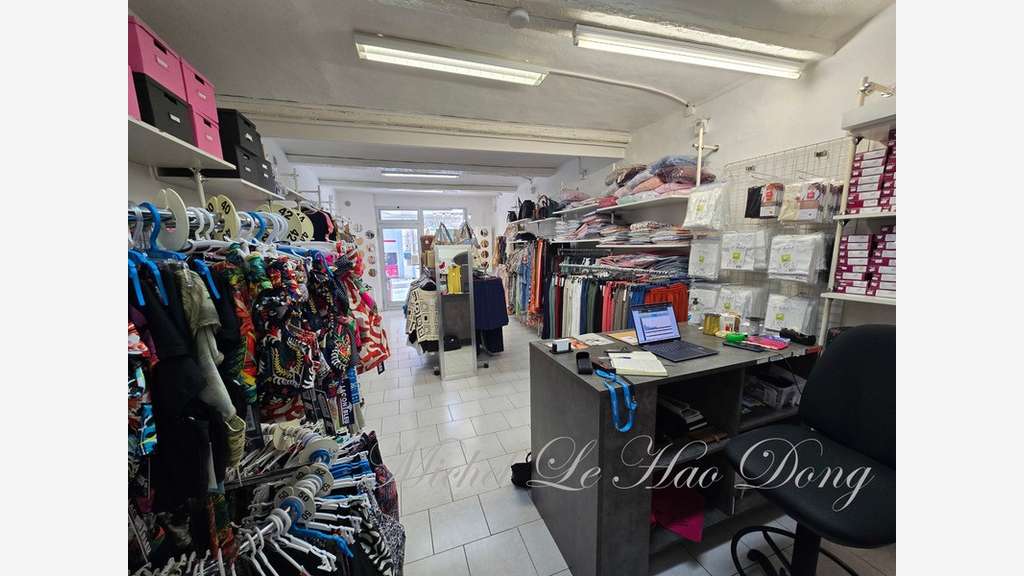 Cède boutique de prêt à porter au coeur de Quissac