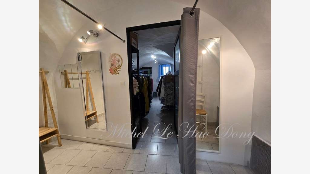 Cède boutique de prêt à porter au coeur de Quissac
