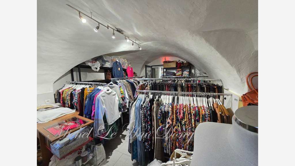 Cède boutique de prêt à porter au coeur de Quissac