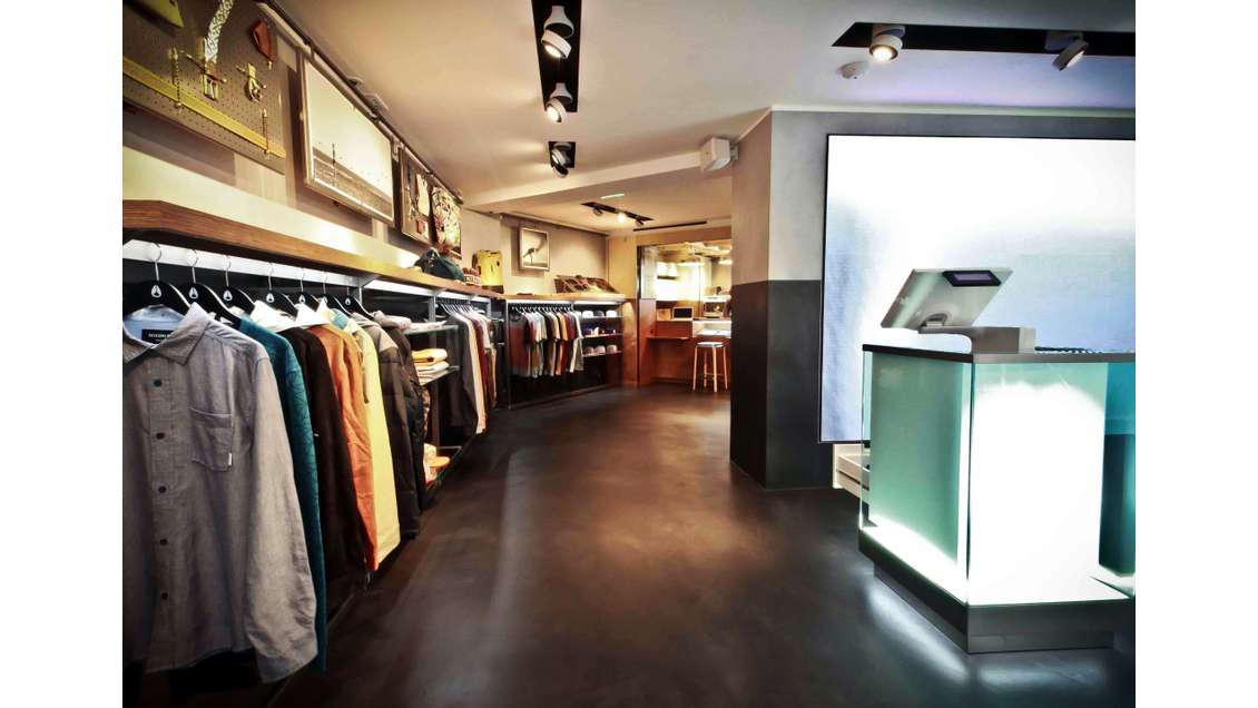 FDC textile prêt à porter à vendre à Angers centre