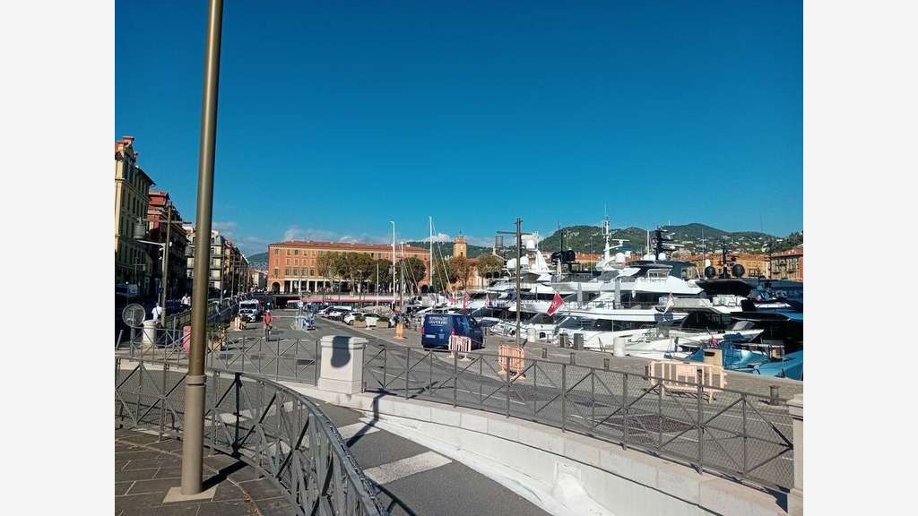 A céder restaurant avec superbe terrasse à Nice 
