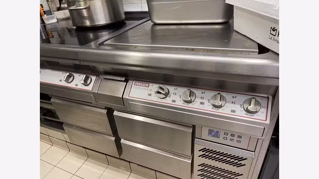 AV superbe restaurant 70 cvts métro Bourse 75002