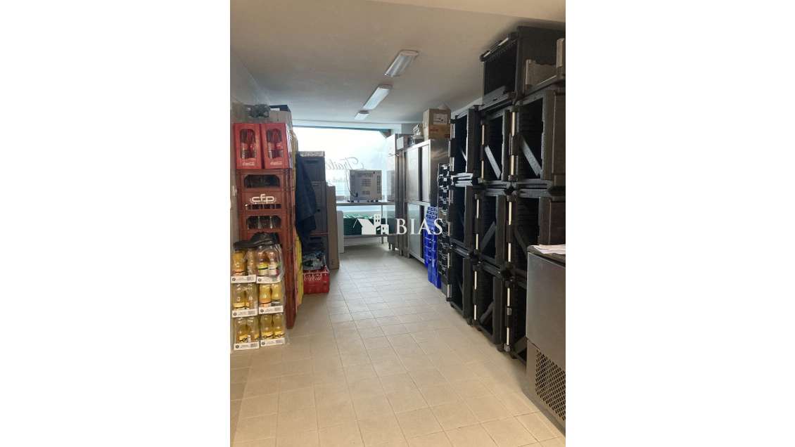 Vend murs commerciaux traiteur de 210m² dept 77