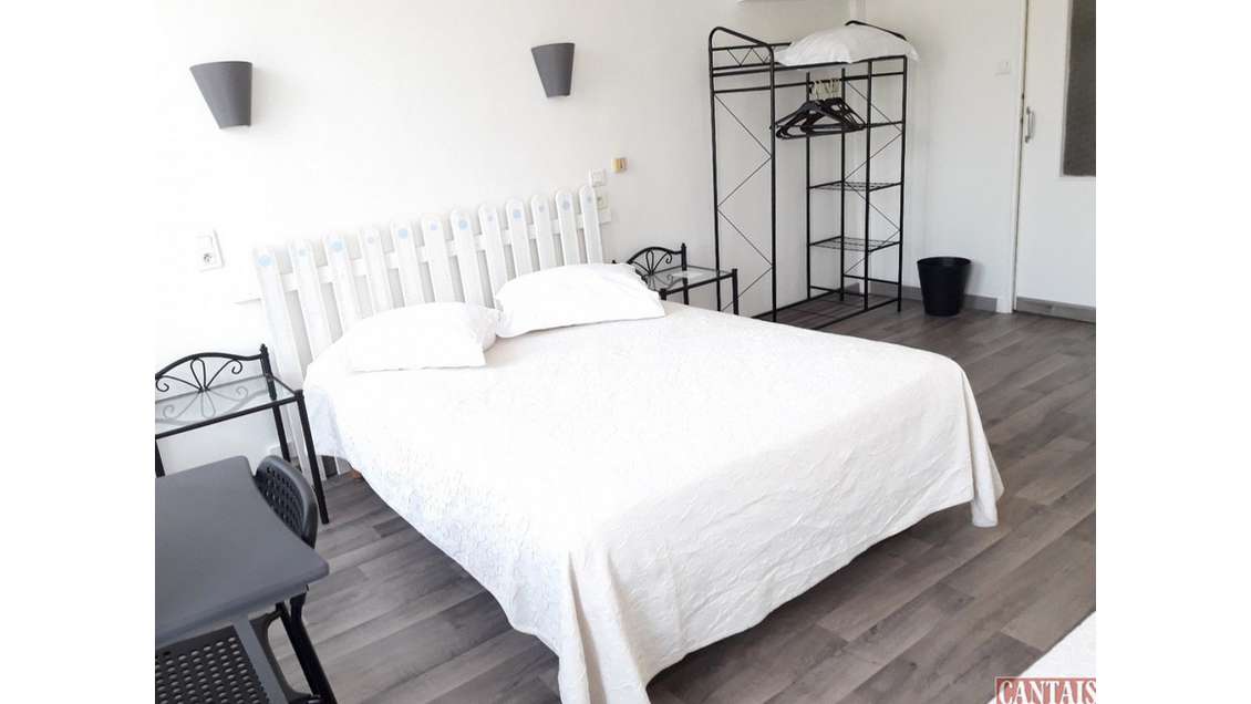 Vente hôtel-bureau en cœur de ville de Provence