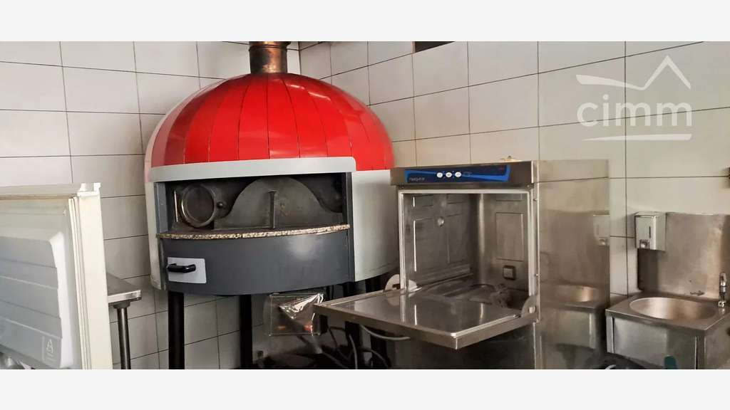 Vente mûrs + fonds de pizzeria à Aoste centre