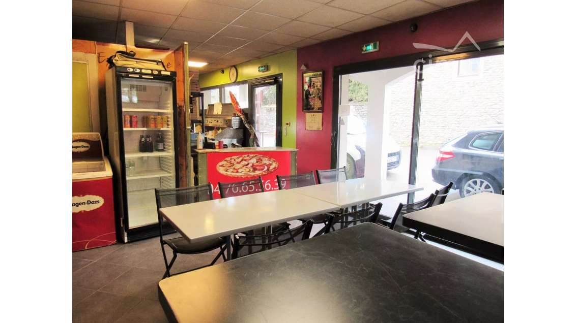 Vente mûrs + fonds de pizzeria à Aoste centre