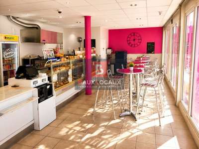 AV murs occupés boulangerie 157m² à Salon de Pce