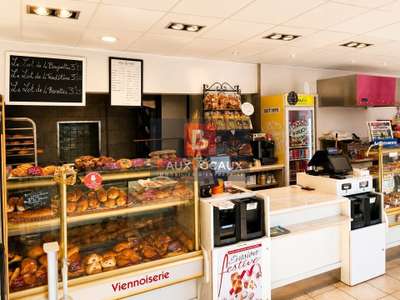 AV murs occupés boulangerie 157m² à Salon de Pce