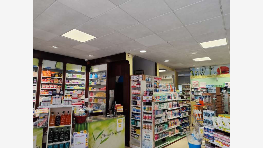 A vendre FDC pharmacie forte visibilité en Gironde