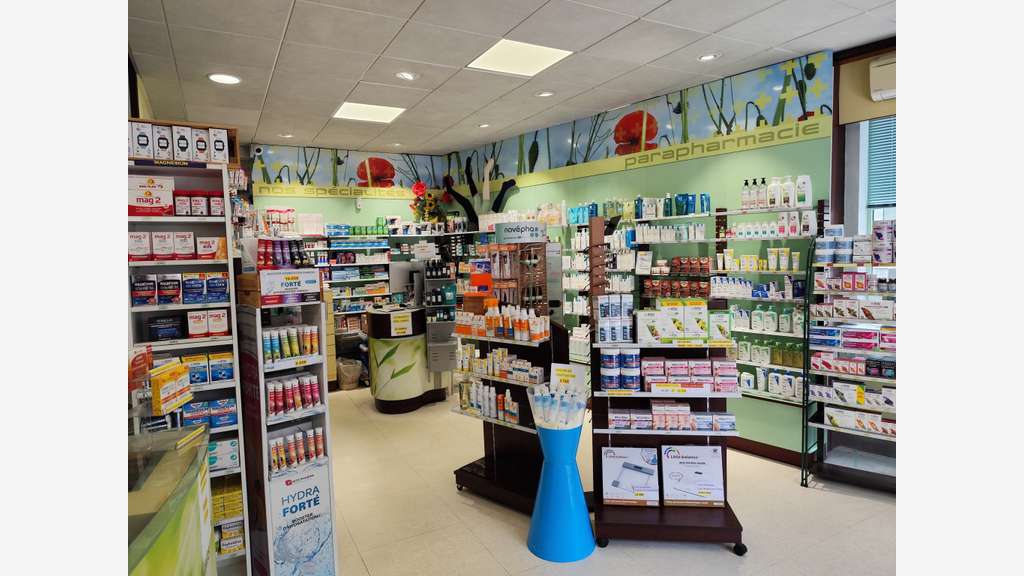 A vendre FDC pharmacie forte visibilité en Gironde