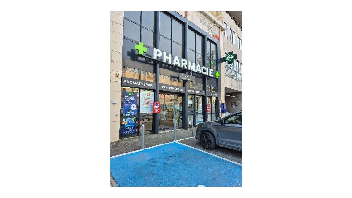 Vente pharmacie moderne axe stratégique Vaucluse