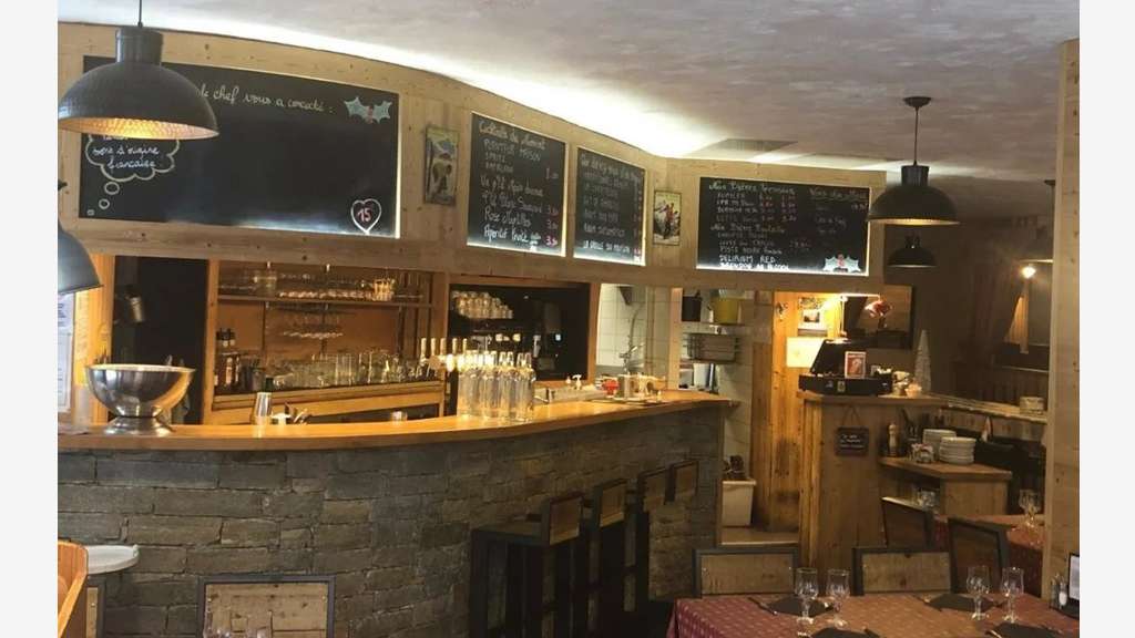 A vendre restaurant en front de neige station 73