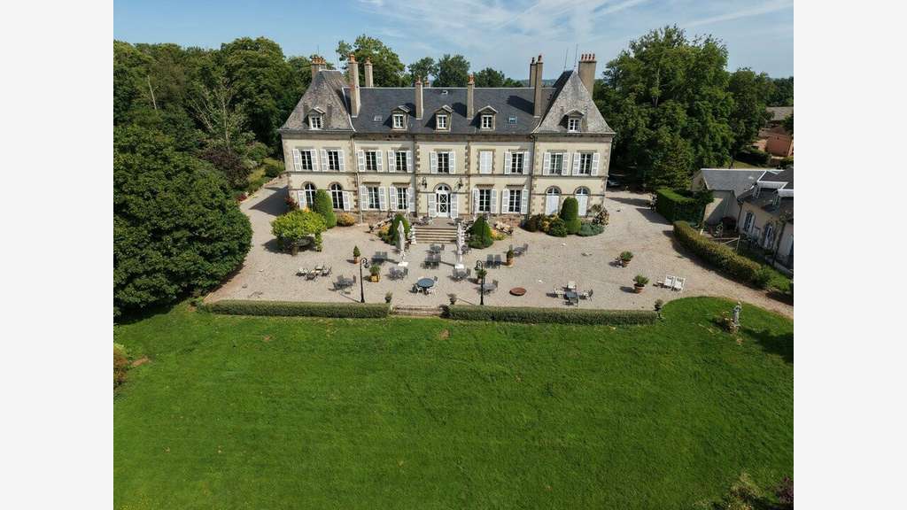 Vente domaine hôtelier et équestre dept Allier