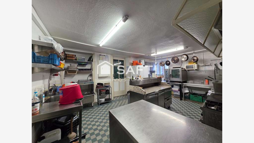 Vente restaurant 300m² à fort potentiel à Cramans