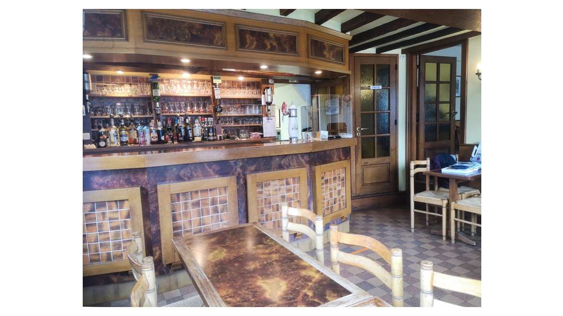 A vendre FDC + murs bar à Bellou en Houlme