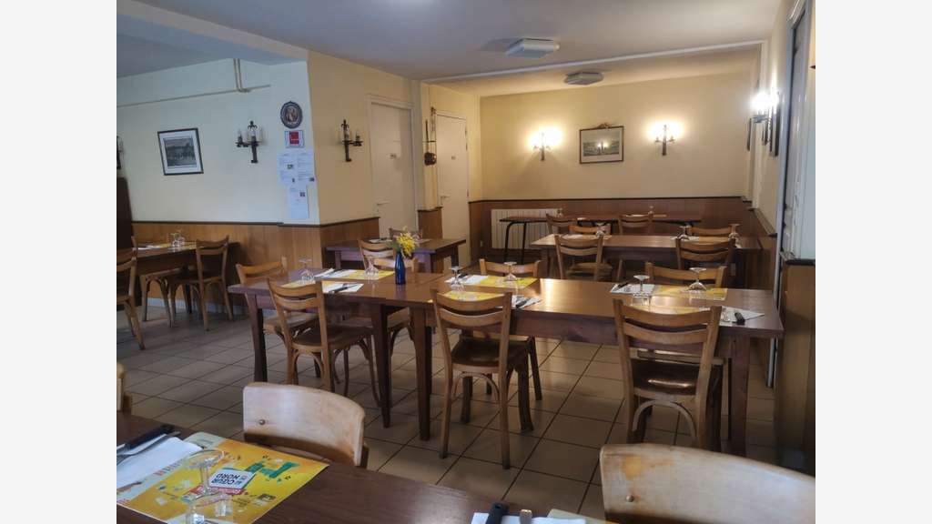 à vendre BELLOU EN HOULME FDC + Murs Bar 