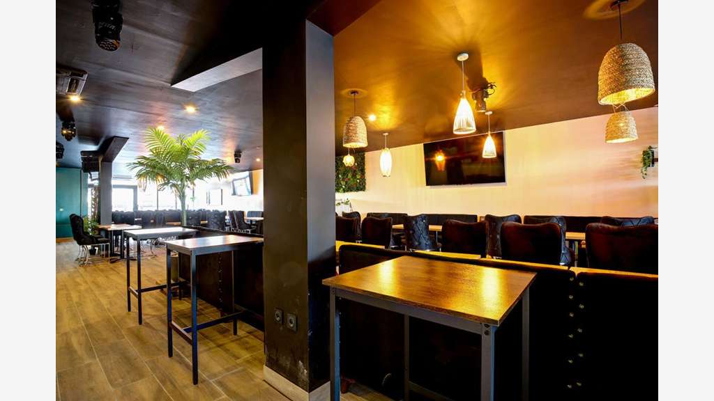 Cède brasserie bar à thèmes à Bourgoin Jallieu
