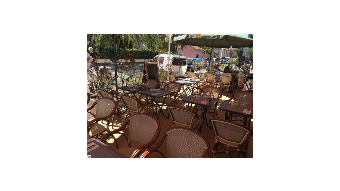 A vendre restaurant terrasse à Cannes la Bocca