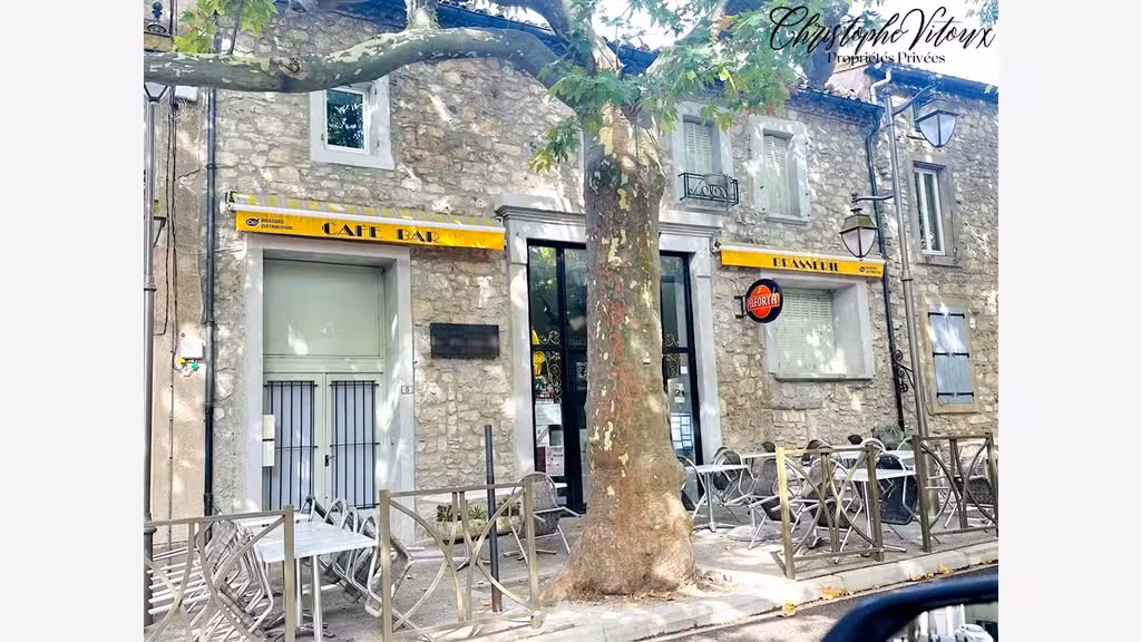 Cède bar restaurant terrasse village du minervois