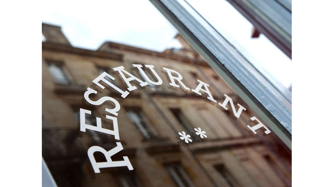 Vente restaurant terrasse sur le port de Cassis