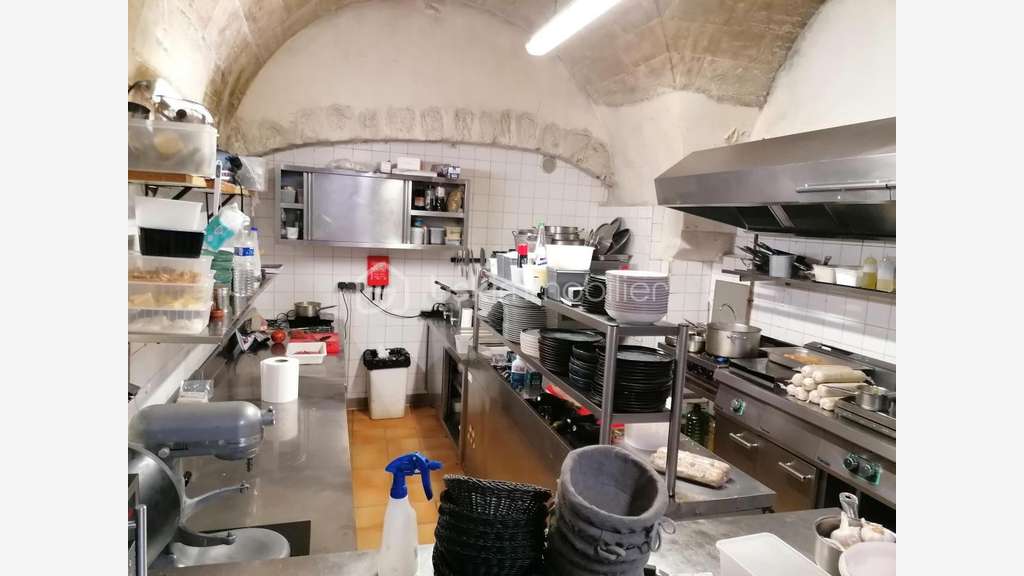 Vente FDC restauration/cave à vins Duché d'Uzès