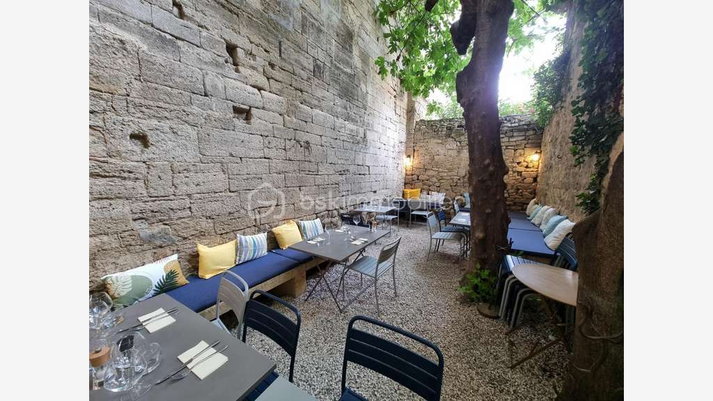 Vente FDC restauration/cave à vins Duché d'Uzès