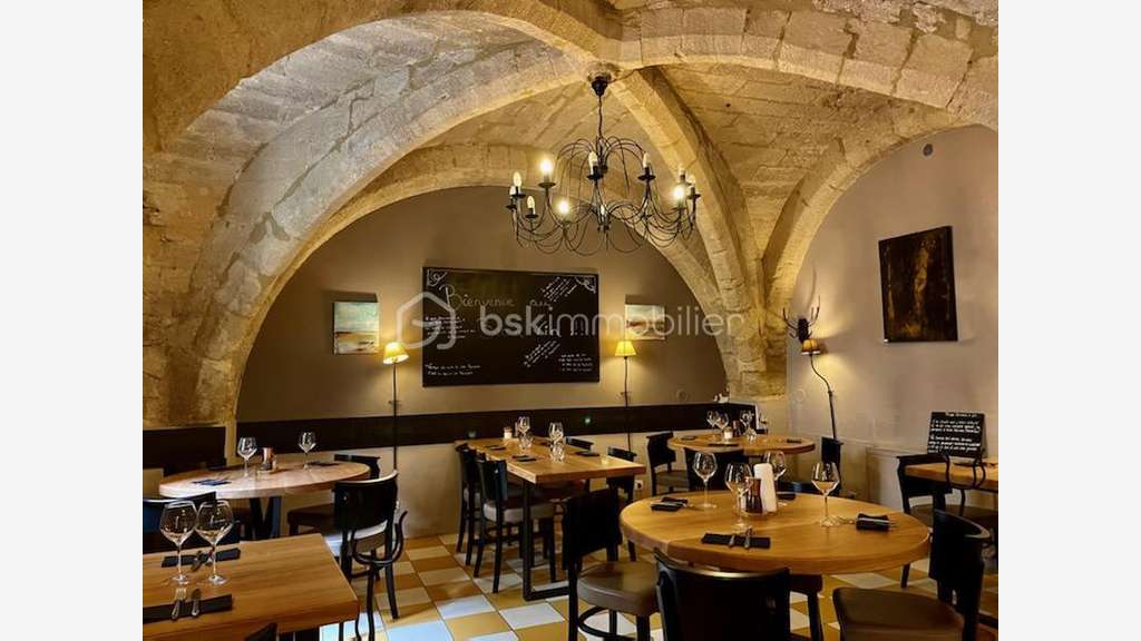 Vente FDC restauration/cave à vins Duché d'Uzès