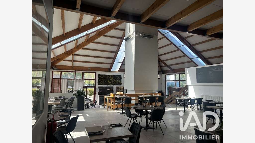 Cède restaurant fort potentiel à Croissy-Beaubourg