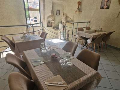 Vends restaurant plein de charme Drôme géré à deux