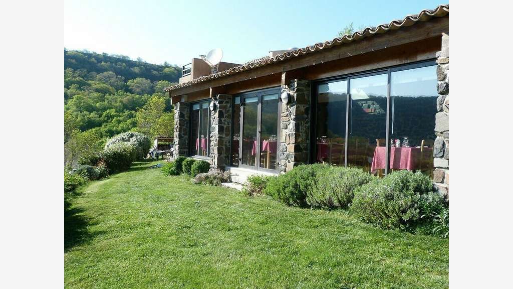 AV hôtel-restaurant de caractère Massif du Coiron