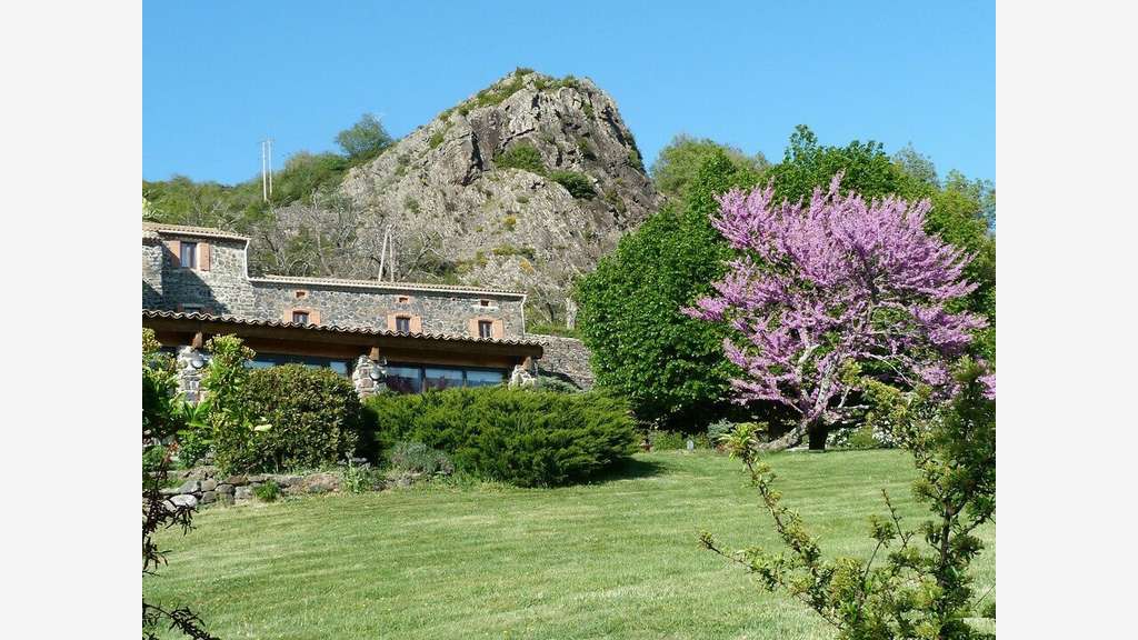 AV hôtel-restaurant de caractère Massif du Coiron