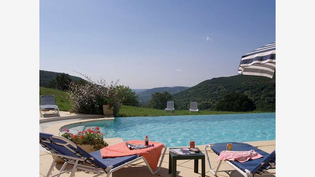 AV hôtel-restaurant de caractère Massif du Coiron