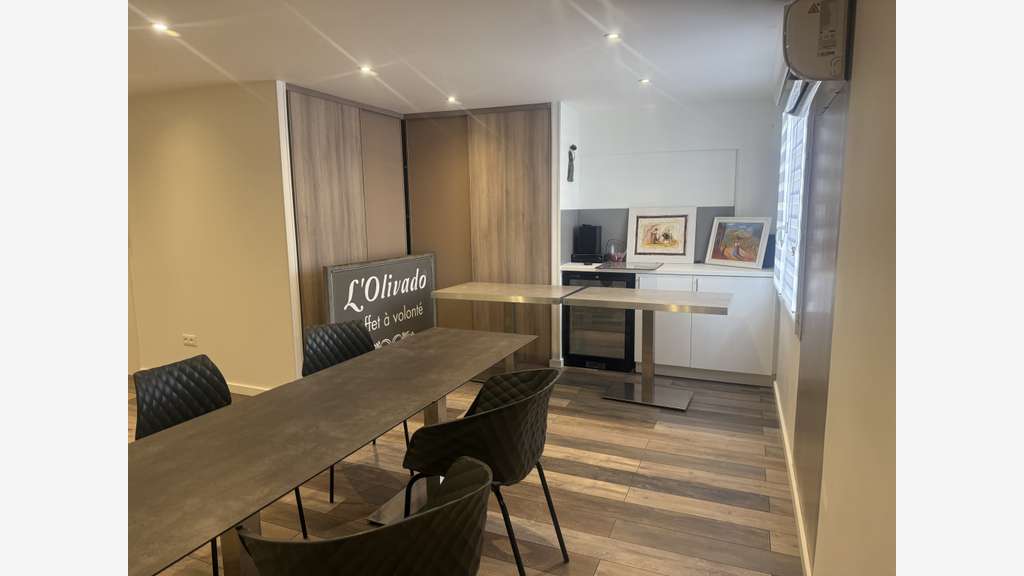 Vente restaurant 96m² + étage village provençal 30