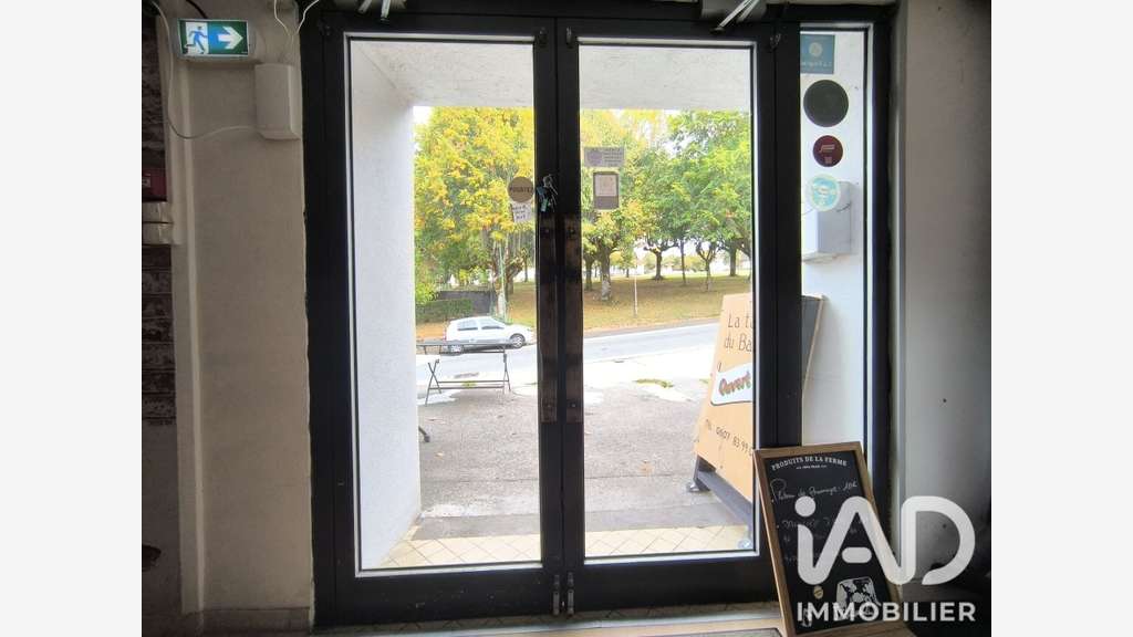 Vente restaurant murs et fonds avec logement Giat