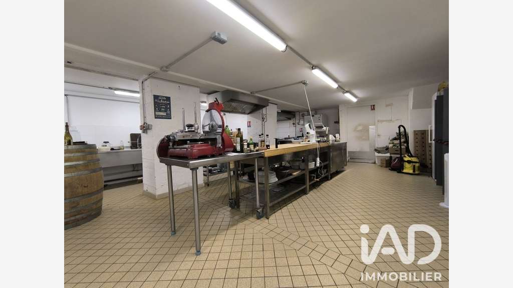 Vente restaurant murs et fonds avec logement Giat