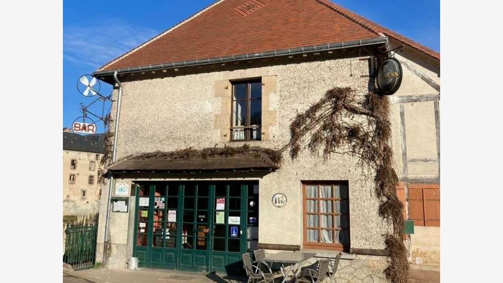 Vente bar restaurant 60 couverts à Guéret empl N°1