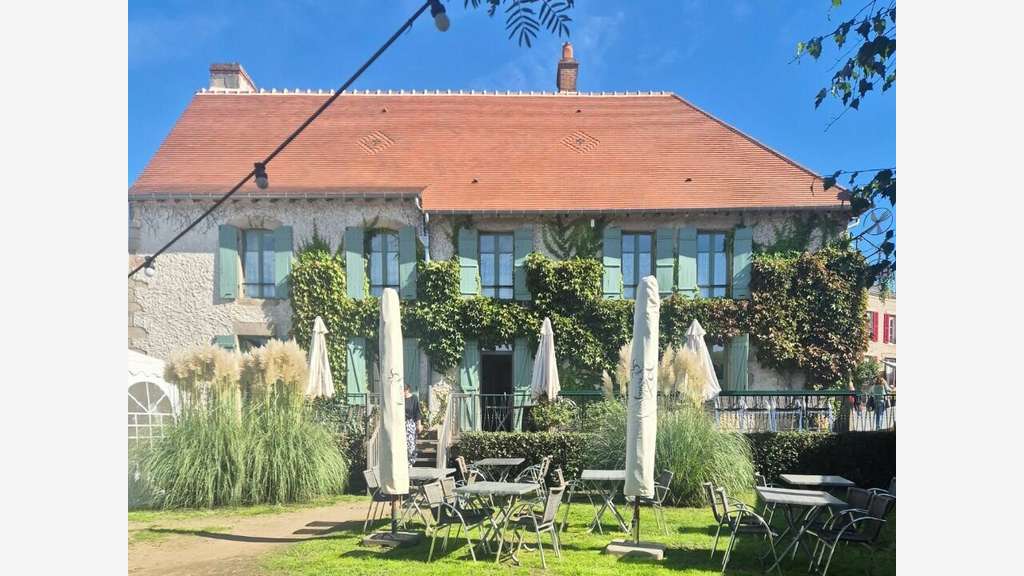 Vente bar restaurant 60 couverts à Guéret empl N°1
