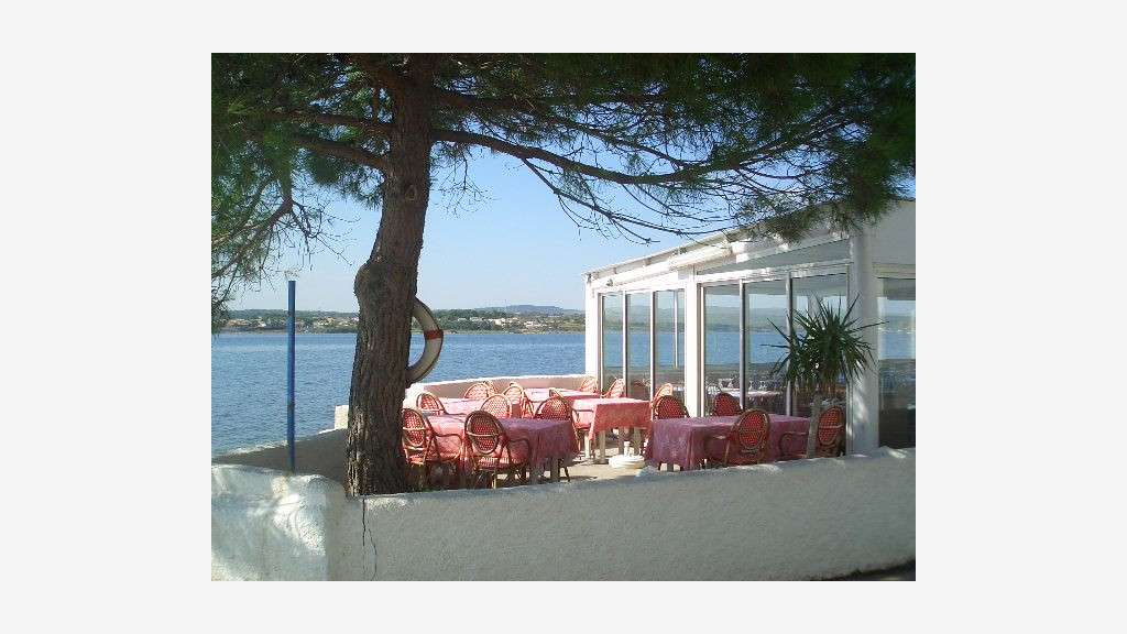 Vente restaurant terrasse au bord de l'eau Hérault