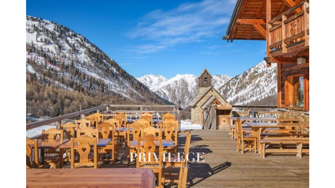 Chalet au pied des pistes murs + fonds Isola 2000 