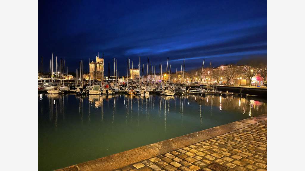 À vendre bar restaurant brasserie à la Rochelle 