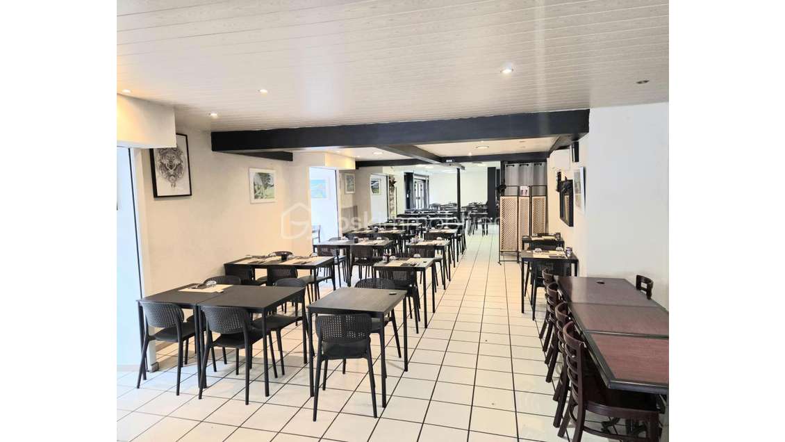 Cède bar restaurant 140 couverts Langogne empl N°1