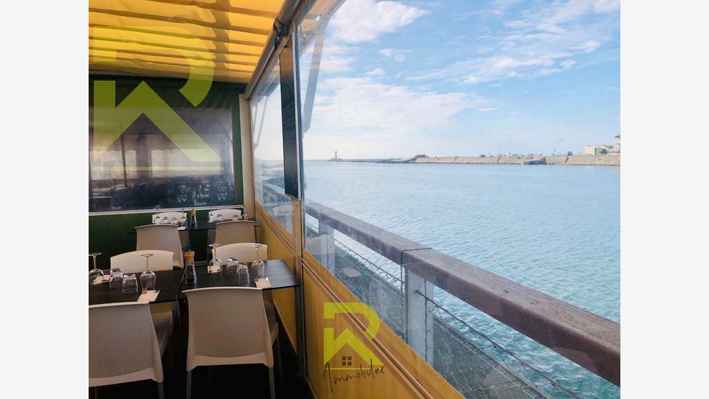 AV FDC restaurant entre port et mer Le Grau d'Agde