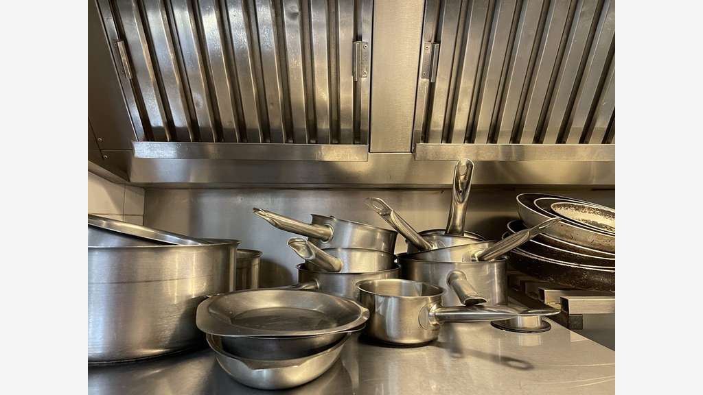 Cède joli bistrot lic IV 30 cvts bel empl Paris 6