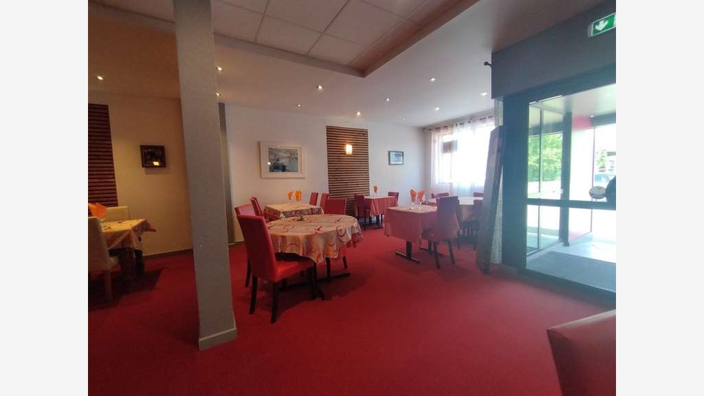 A vendre restaurant avec licence IV à Loudéac