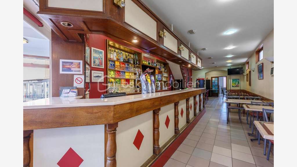 A vendre FDC bar/restaurant + T3 à Louviers centre
