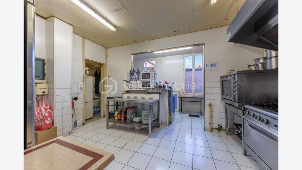 A vendre FDC bar/restaurant + T3 à Louviers centre