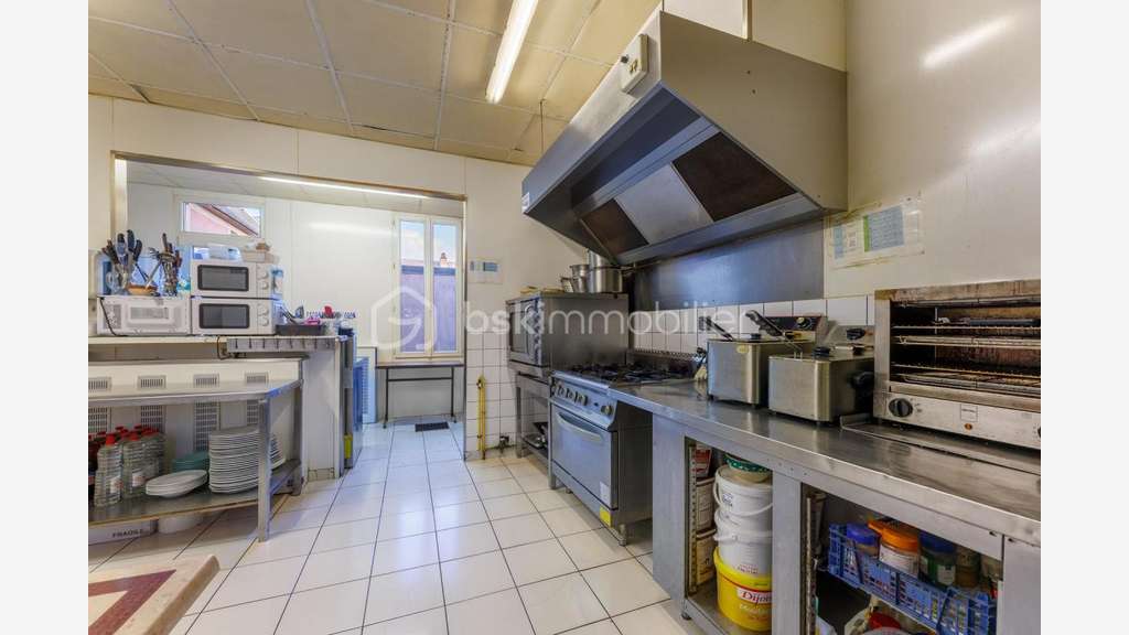 A vendre FDC bar/restaurant + T3 à Louviers centre